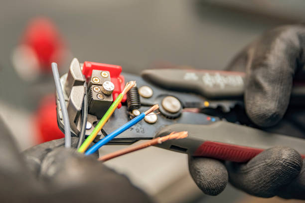 Best Affordable Emergency Electrician  in Mundelein, IL